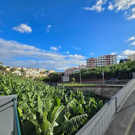 Autonomia House I Câmara de Lobos