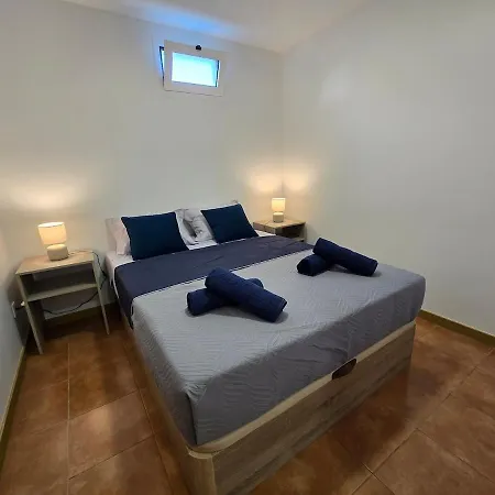 Autonomia House I Camara de Lobos