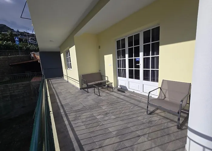 Autonomia House I * Câmara de Lobos